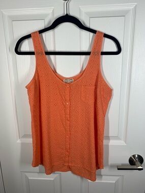 Kirra peach/ orange eyelet button front tank top size medium